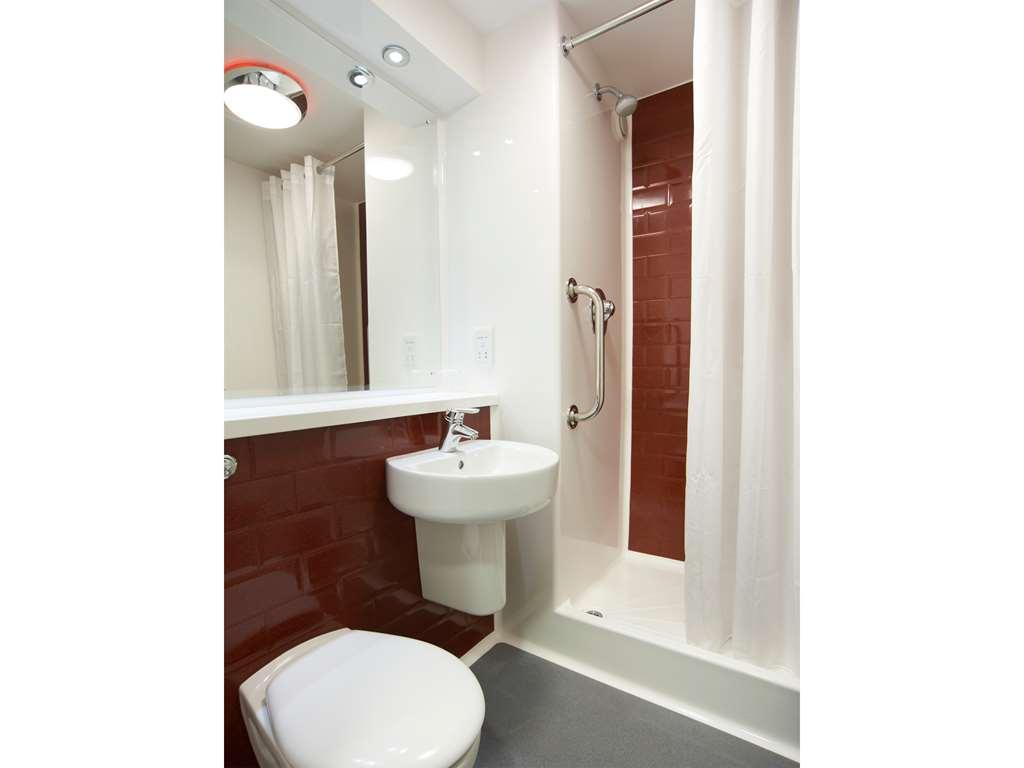 Travelodge Bromborough Port Sunlight Phòng bức ảnh